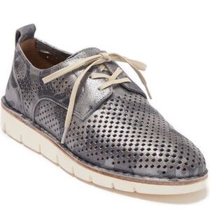 TRASK Lena metallic camouflage perforated boat athletic shoes 7M sneakers